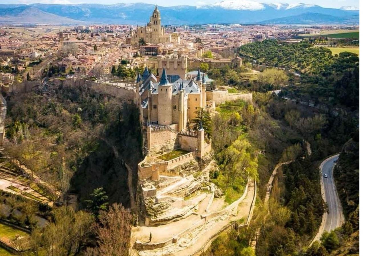 Hostal Juan Bravo Segovia Eksteriør bilde