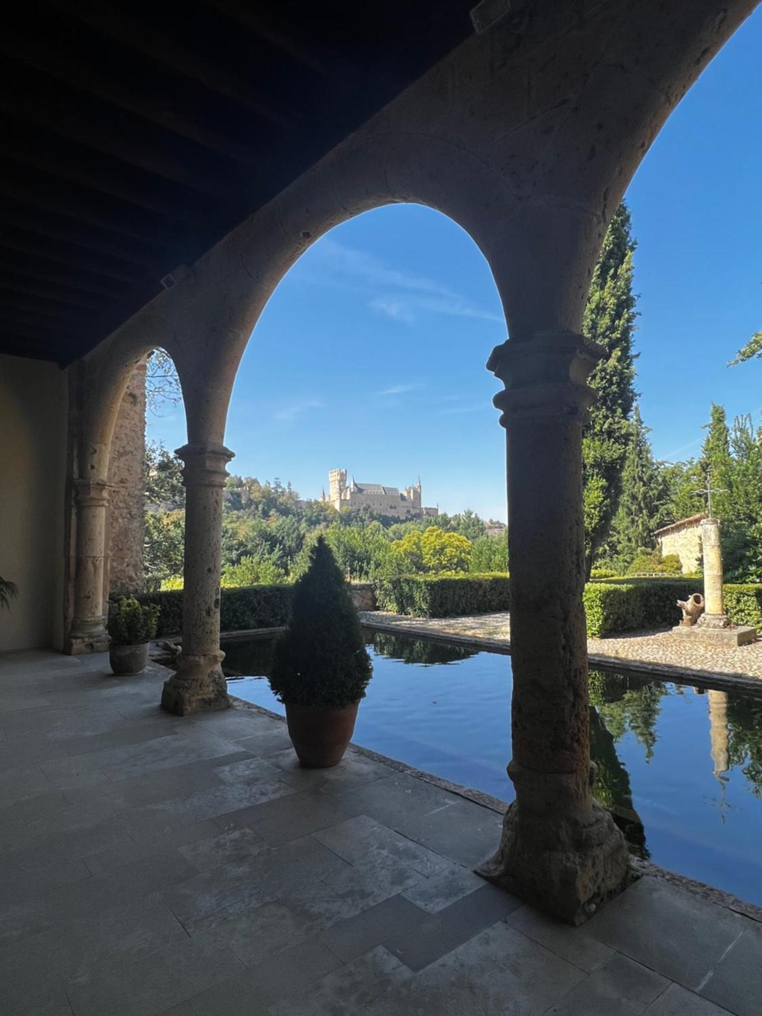 Hostal Juan Bravo Segovia Eksteriør bilde