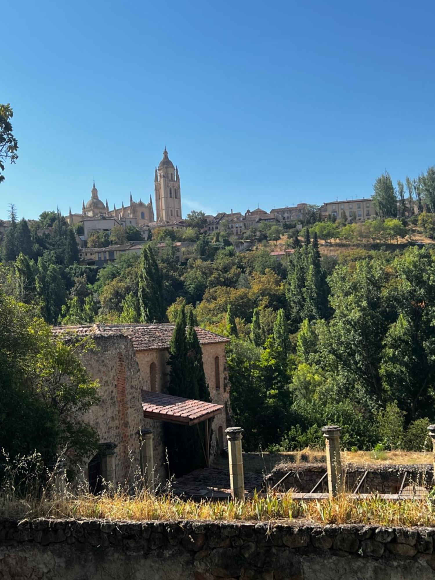 Hostal Juan Bravo Segovia Eksteriør bilde
